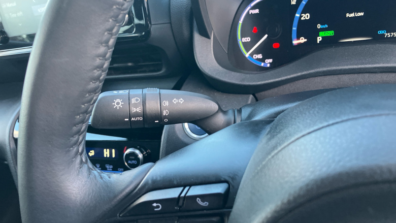 Toyota Yaris Cross 1.5 Hybrid Design 5dr CVT Hybrid Estate